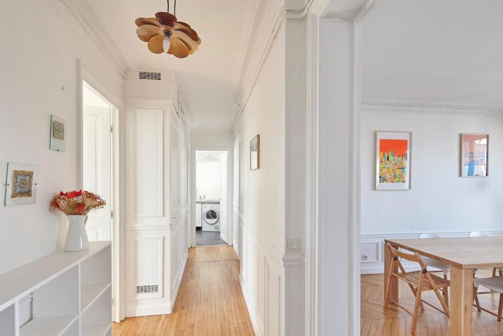 Ideal Family In 11th Apartment Paris
